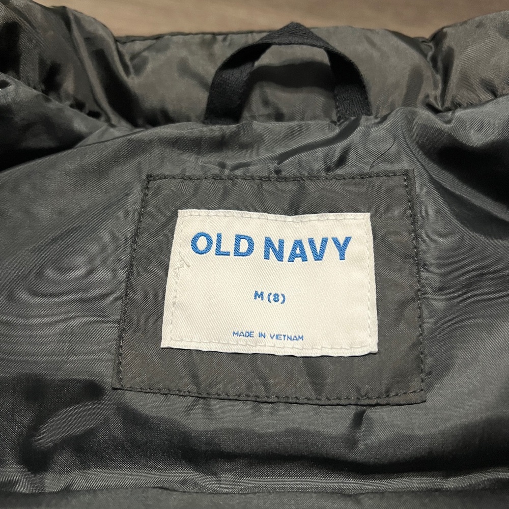 Old Navy Boys black Puffer Vest - Picture 2 of 2